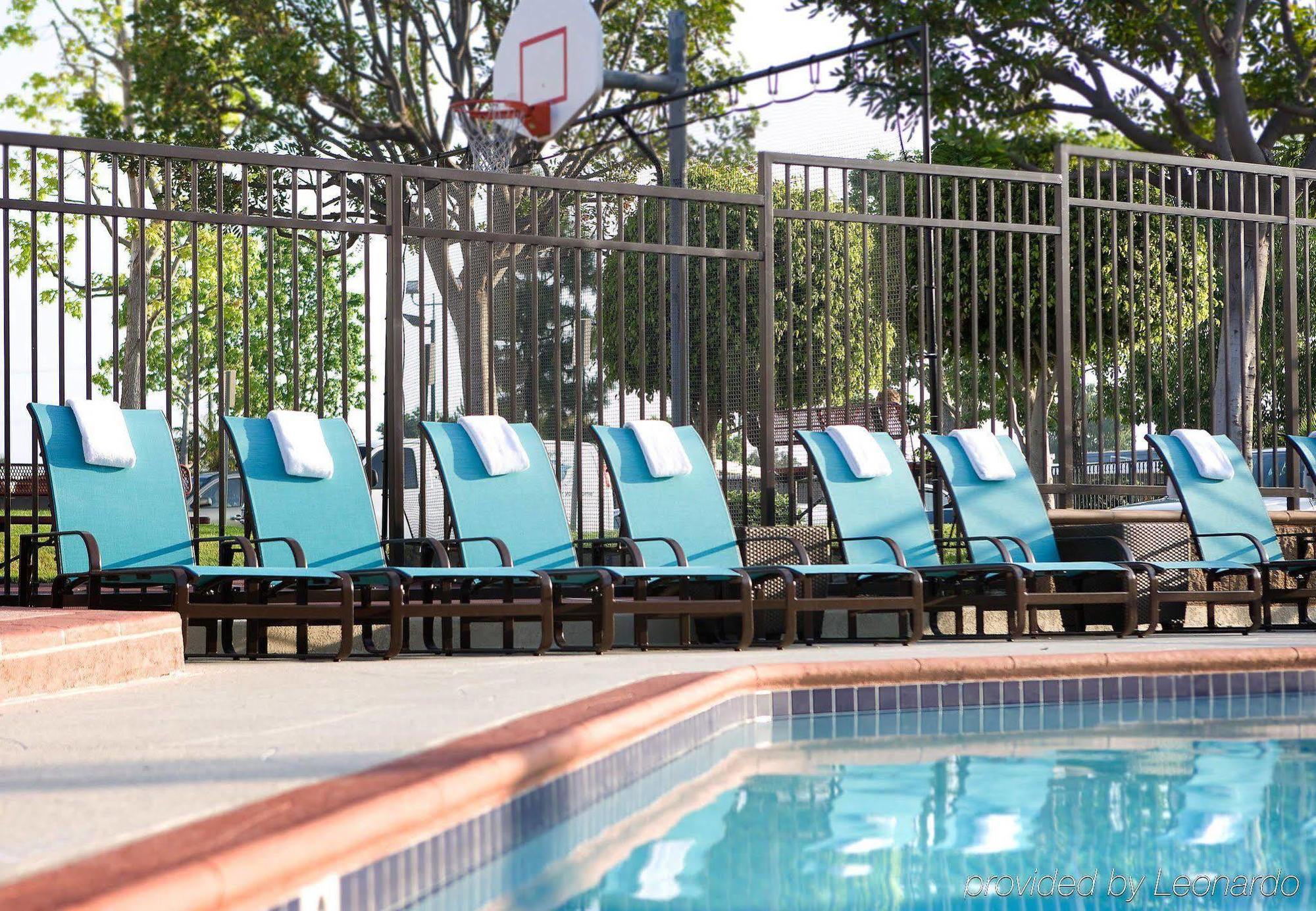 Residence Inn Costa Mesa Newport Beach Екстер'єр фото